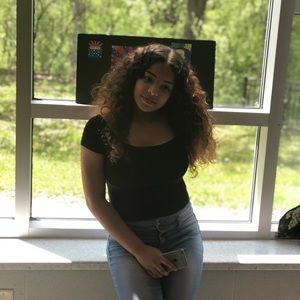 Meet your Posher, Thalia